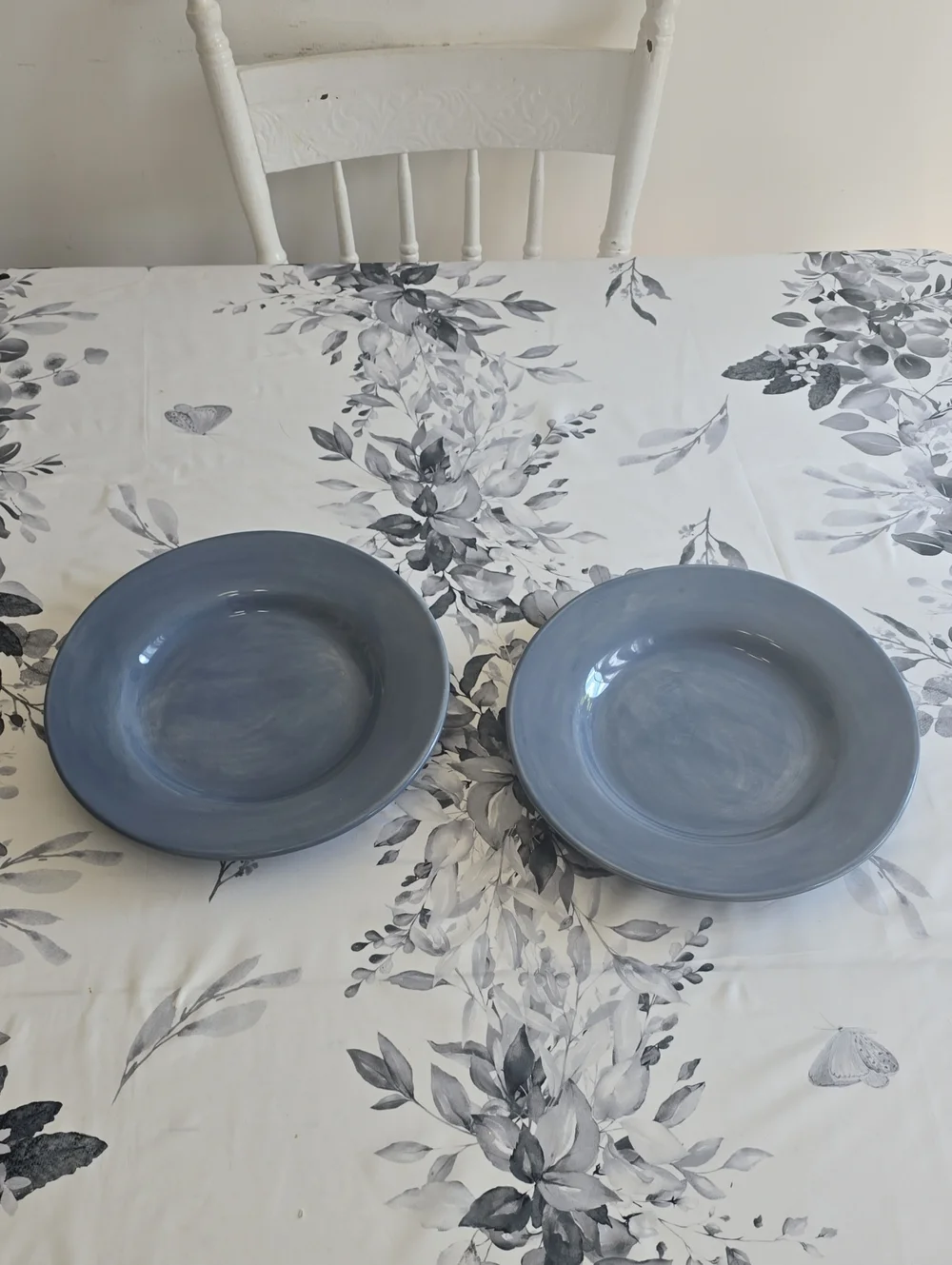 Vintage Pottery Barn Set Of 2 Sausalito Blue Dinner Plates Chargers 12